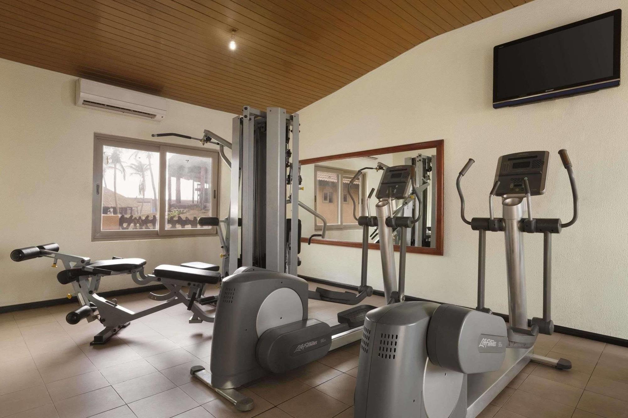Ramada Resort Аккра Екстер'єр фото