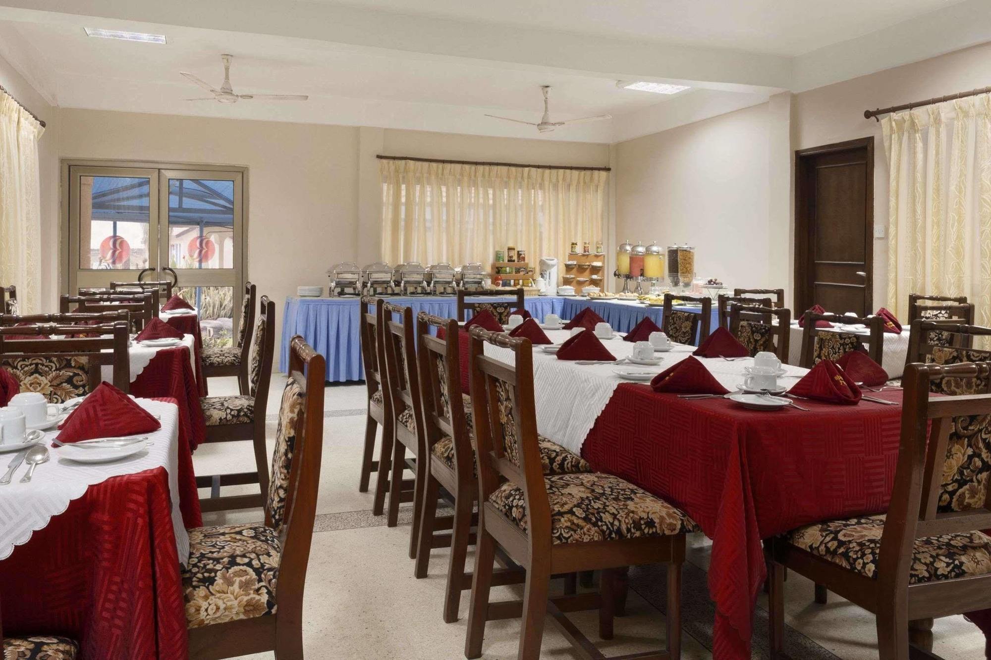 Ramada Resort Аккра Екстер'єр фото